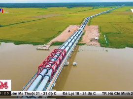 Đường ống thép khổng lồ đưa nước đi qua 50km từ hồ Dầu Tiếng tới vùng biên giới Châu Thành và Bến Cầu (Tây Ninh) phục vụ tưới tiêu